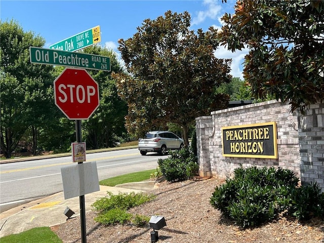 view of community / neighborhood sign