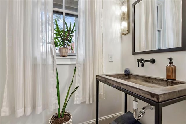 bathroom featuring sink