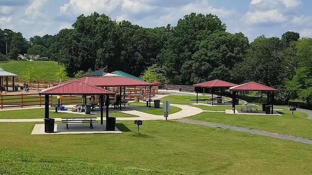 3559 Sawmill Ter, Marietta, GA 30062 - surrounding community featuring a lawn, a gazebo, and fence