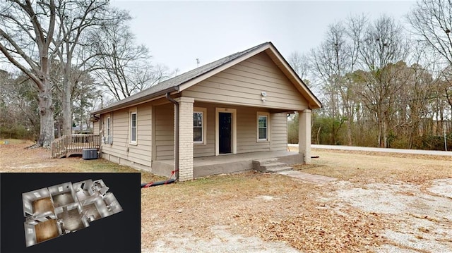 bungalow-style house with covered porch