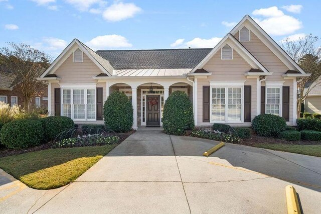 craftsman-style house with a porch