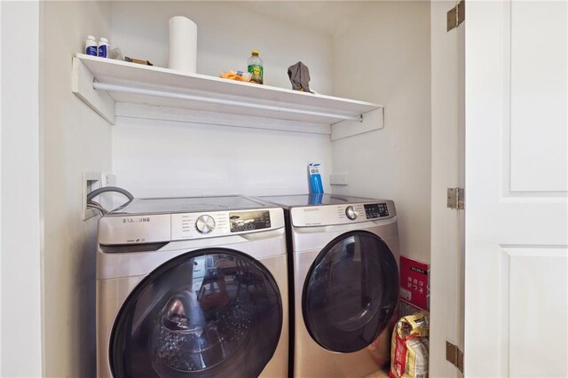 6851 Roswell Rd Unit E1, Atlanta, GA 30328 - laundry area featuring washing machine and dryer