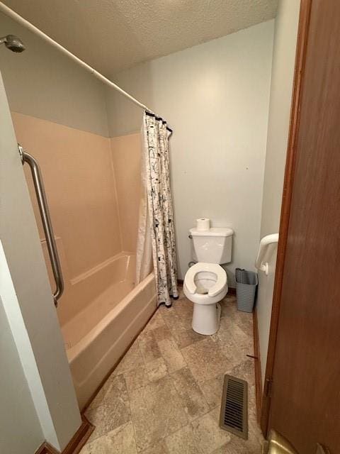 100 Walter Leon Dr, Chatsworth, GA 30705 - full bath with shower / bath combination with curtain and a textured ceiling