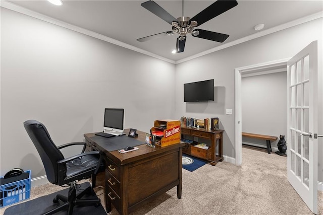 home office featuring crown molding, light carpet, baseboards, recessed lighting, and a ceiling fan