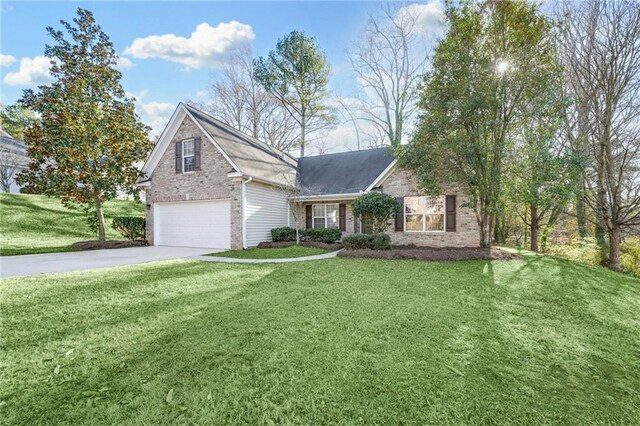 view of front of house featuring a front yard