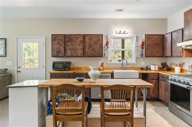 kitchen with appliances with stainless steel finishes and sink