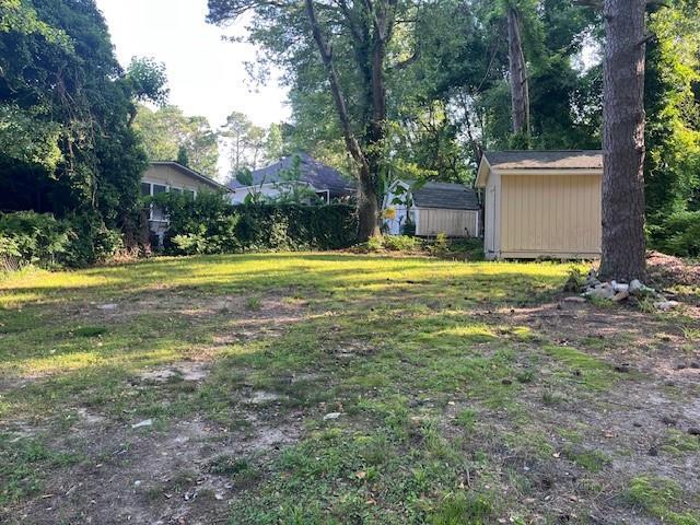 633 Tom Read Dr, Marietta, GA 30062 - view of grassy yard