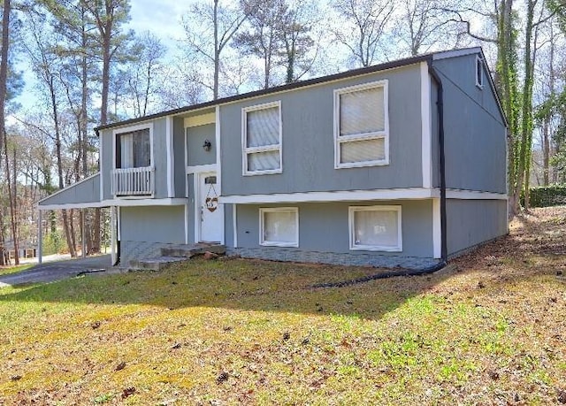 3576 Shrewsbury Ct, Snellville, GA 30039 - split foyer home with a front lawn