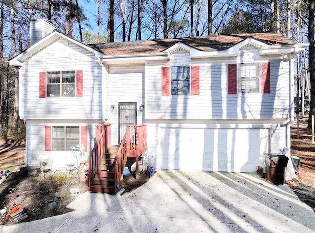 view of front of property featuring a garage