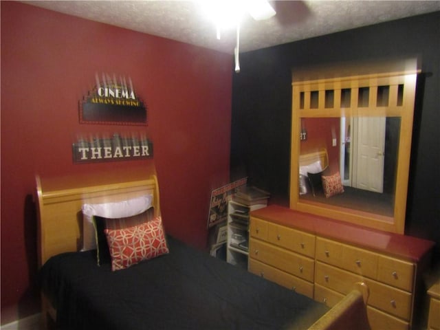 274 Griffith St, Winder, GA 30680 - bedroom with ceiling fan