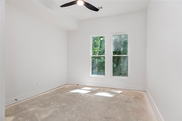 empty room featuring ceiling fan