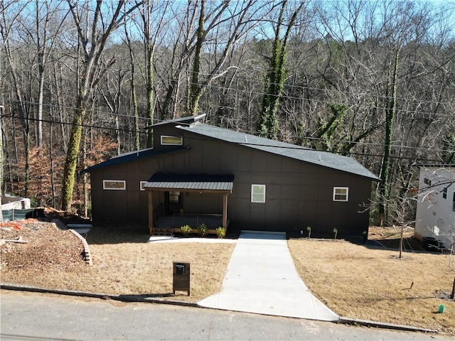 view of front facade featuring a porch