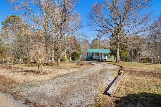 view of front of home featuring driveway