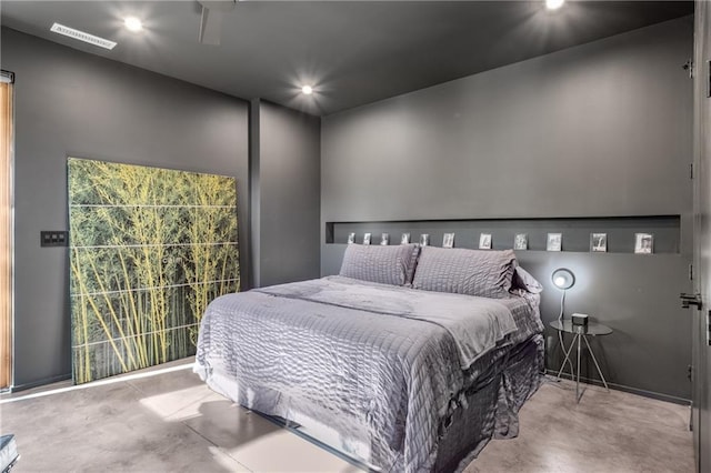 bedroom featuring ceiling fan