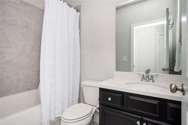 2026 Forte Ln, Alpharetta, GA 30009 - full bathroom with vanity, toilet, and shower / bath combination with curtain