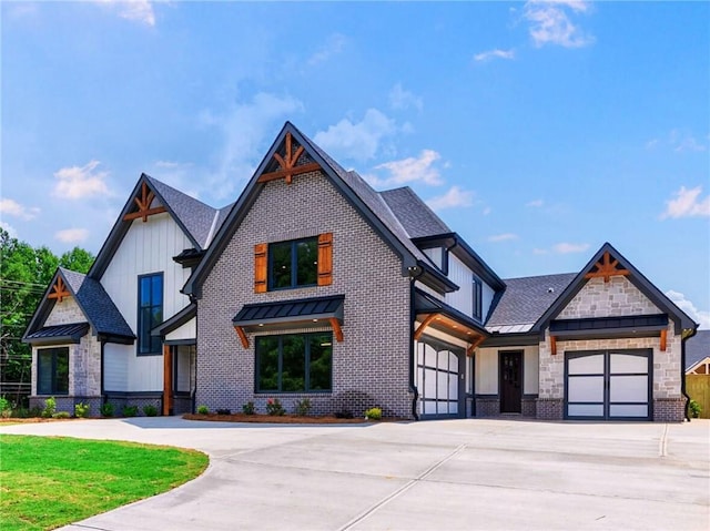 view of front of house featuring a garage