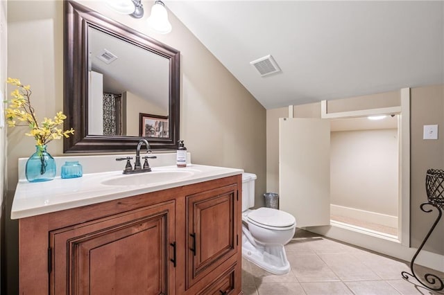 bedroom with visible vents, carpet flooring, baseboards, and ceiling fan