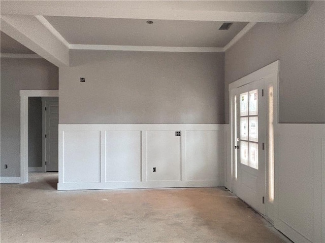 empty room with ornamental molding