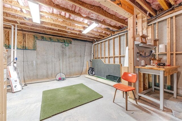 5960 Overlook Club Cir, Suwanee, GA 30024 - unfinished below grade area with a workshop area