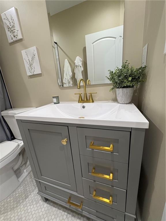 2148 Martin Luther King Jr Dr SW, Atlanta, GA 30310 - bathroom featuring vanity and toilet
