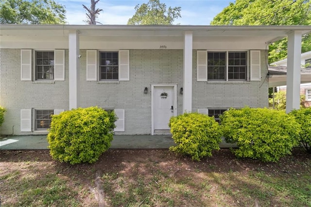 view of front of house