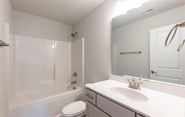 653 Forest Way, Cornelia, GA 30531 - full bath with vanity, toilet, and tub / shower combination