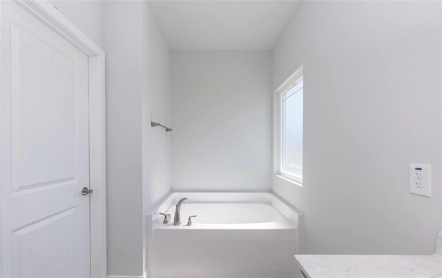 653 Forest Way, Cornelia, GA 30531 - full bath featuring a bath and vanity