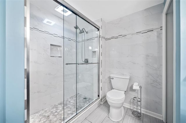 1379 Keys Lake Dr NE, Brookhaven, GA 30319 - full bath featuring a shower stall and toilet