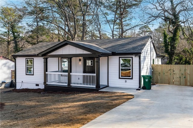 view of front of property with covered porch