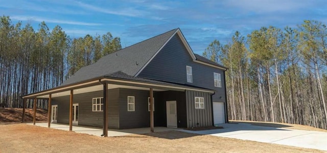 1250 Hays Mill Rd, Carrollton, GA 30117 - view of front facade with driveway