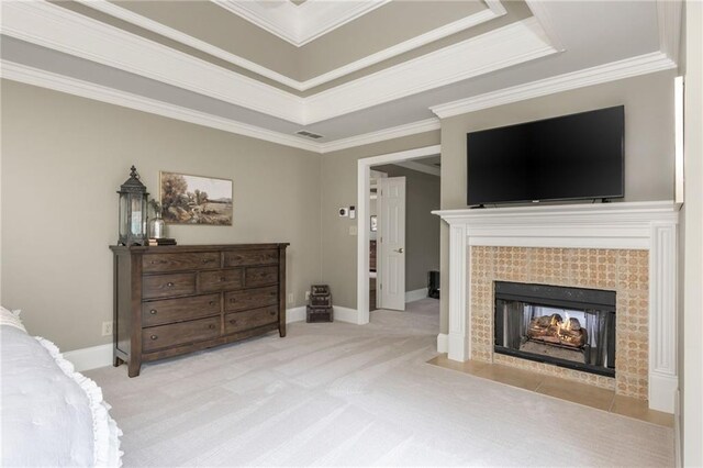 full bathroom with crown molding, a sink, visible vents, double vanity, and a notable chandelier