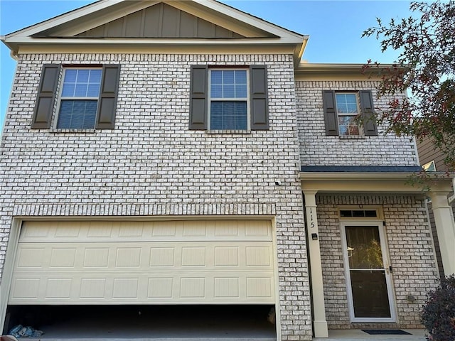 view of front of house featuring a garage