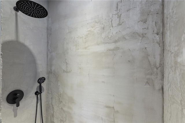 538 Main St, Palmetto, GA 30268 - bathroom view of tiled shower