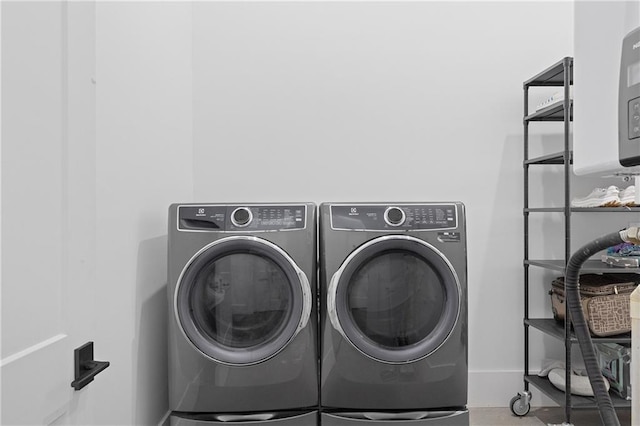 538 Main St, Palmetto, GA 30268 - laundry room featuring washing machine and dryer