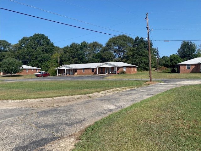 view of front of house with a front yard