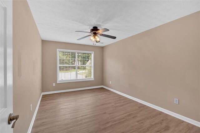 5705 Cannonero Dr, Alpharetta, GA 30005 - view of grassy yard