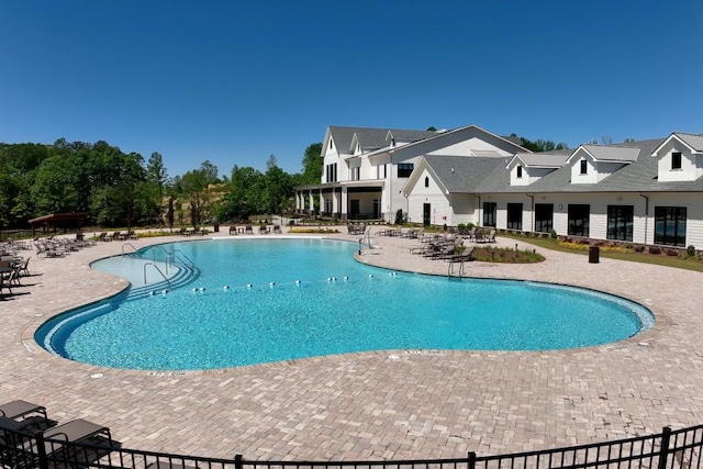 310 Chatuge Dr, Hoschton, GA 30548 - community pool with a patio