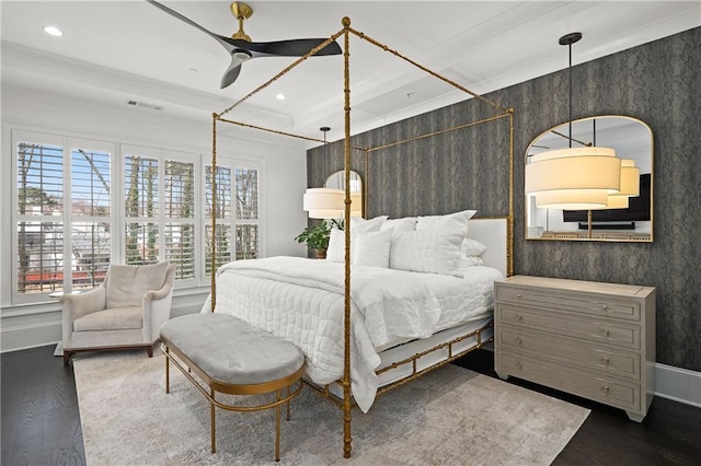 bedroom with visible vents, baseboards, recessed lighting, dark wood-type flooring, and crown molding