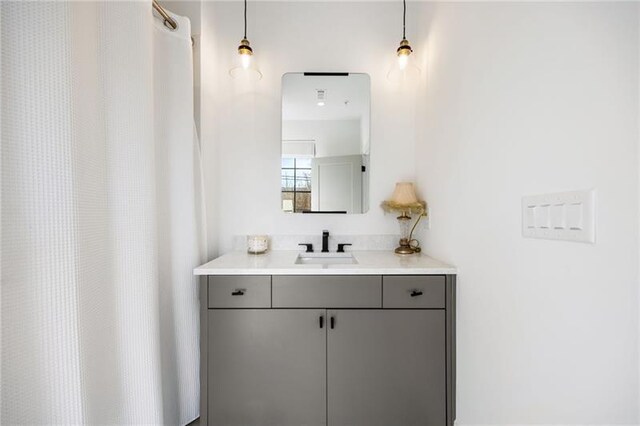 726 Edgewood Ave NE, Atlanta, GA 30307 - full bath with vanity