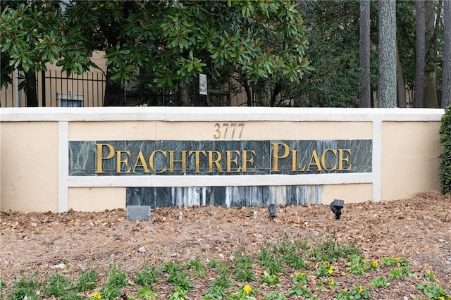 view of community / neighborhood sign