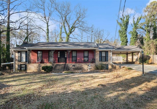 single story home with a carport