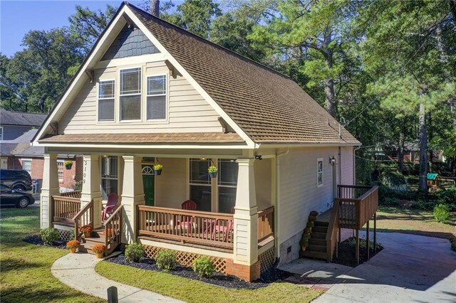 view of front of property with covered porch