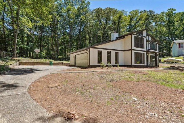 view of front of house featuring a garage