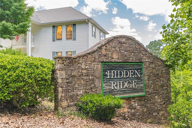 view of community / neighborhood sign