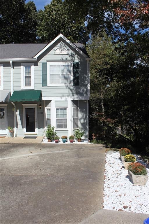 4098 Charlotte Ct SE, Smyrna GA, 30082, 2 bedrooms, 2.5 baths townhouse for sale