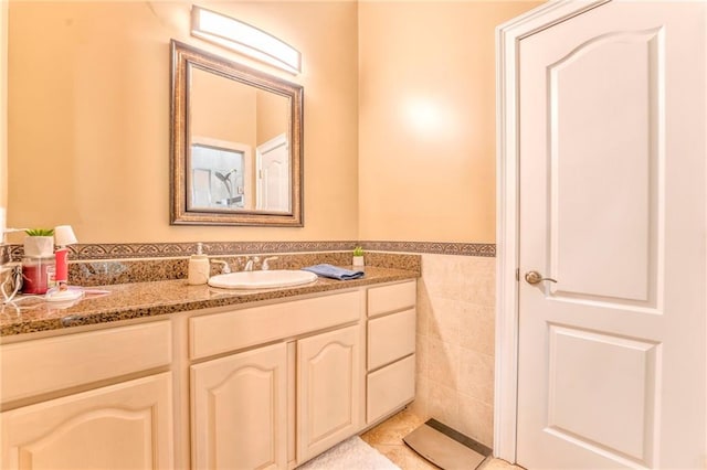 31 Meadow Lakes Ter, Cedartown, GA 30125 - bathroom featuring vanity, wainscoting, and tile walls