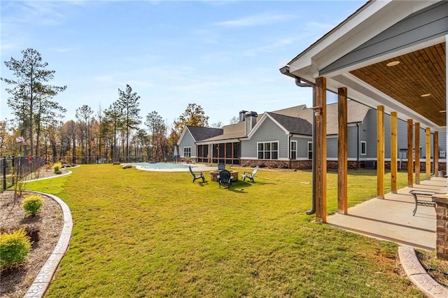 view of yard featuring a patio