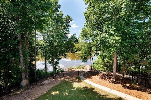 view of yard featuring a water view