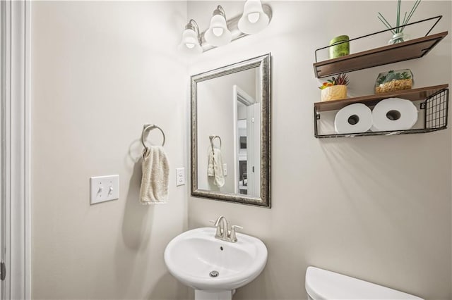 1655 Hampton Oaks Dr, Alpharetta, GA 30004 - bathroom with toilet and a sink