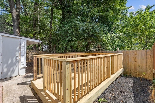 935 Bobcat Ct SE, Marietta, GA 30067 - deck featuring a fenced backyard and a shed